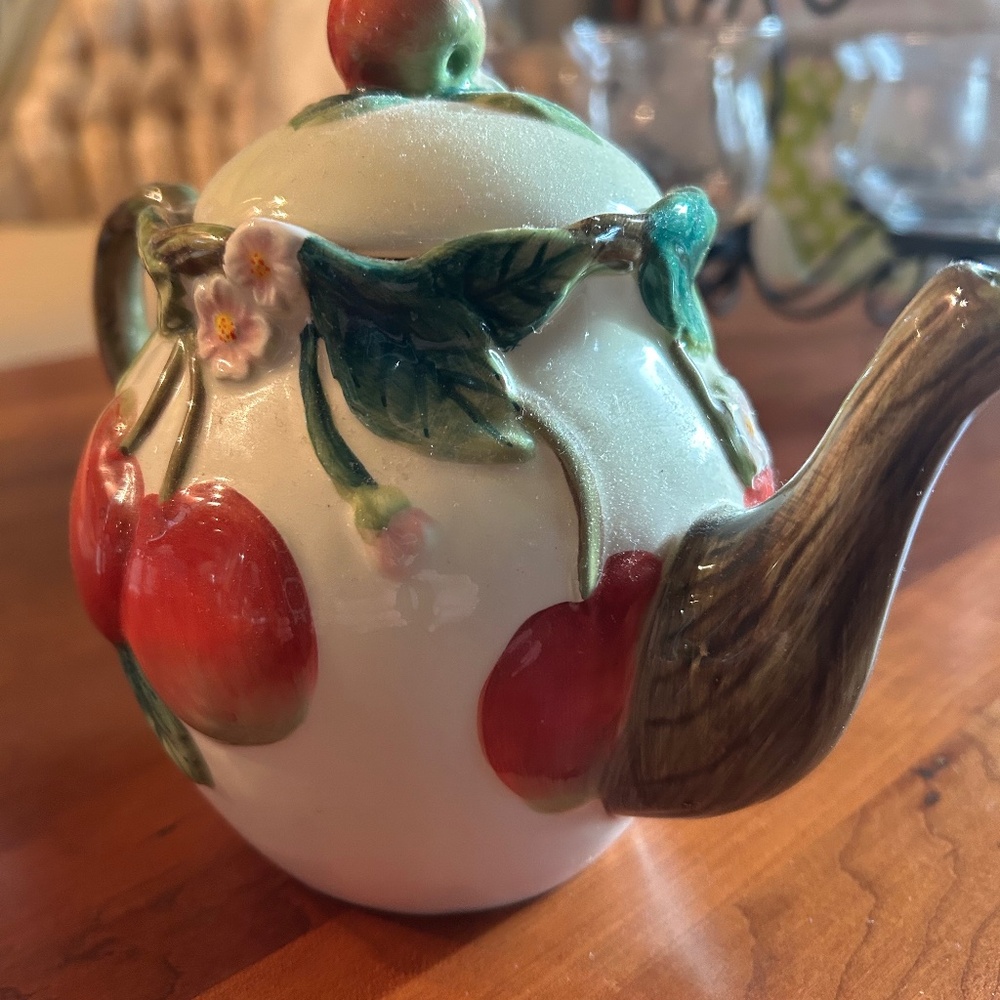 Decorative China tea pot